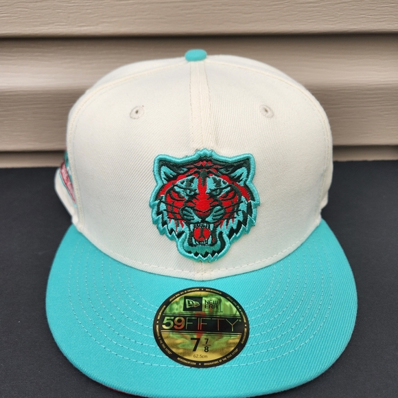 Off White Detroit Tigers Mint Green Visor Red Bottom Size 7 7/8 - Picture 1 of 4